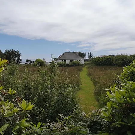 Дом отдыха Nature Retreat - Sleeps 4 & Wild Ponies Tullaghanbaun